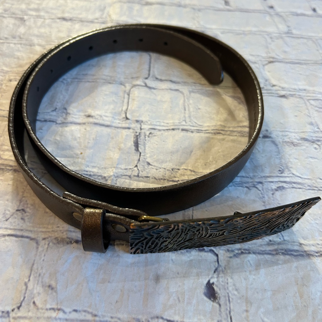 Chico’s Genuine Split Leather Top Brown Enamel Buckle Women’s Belt Size Medium